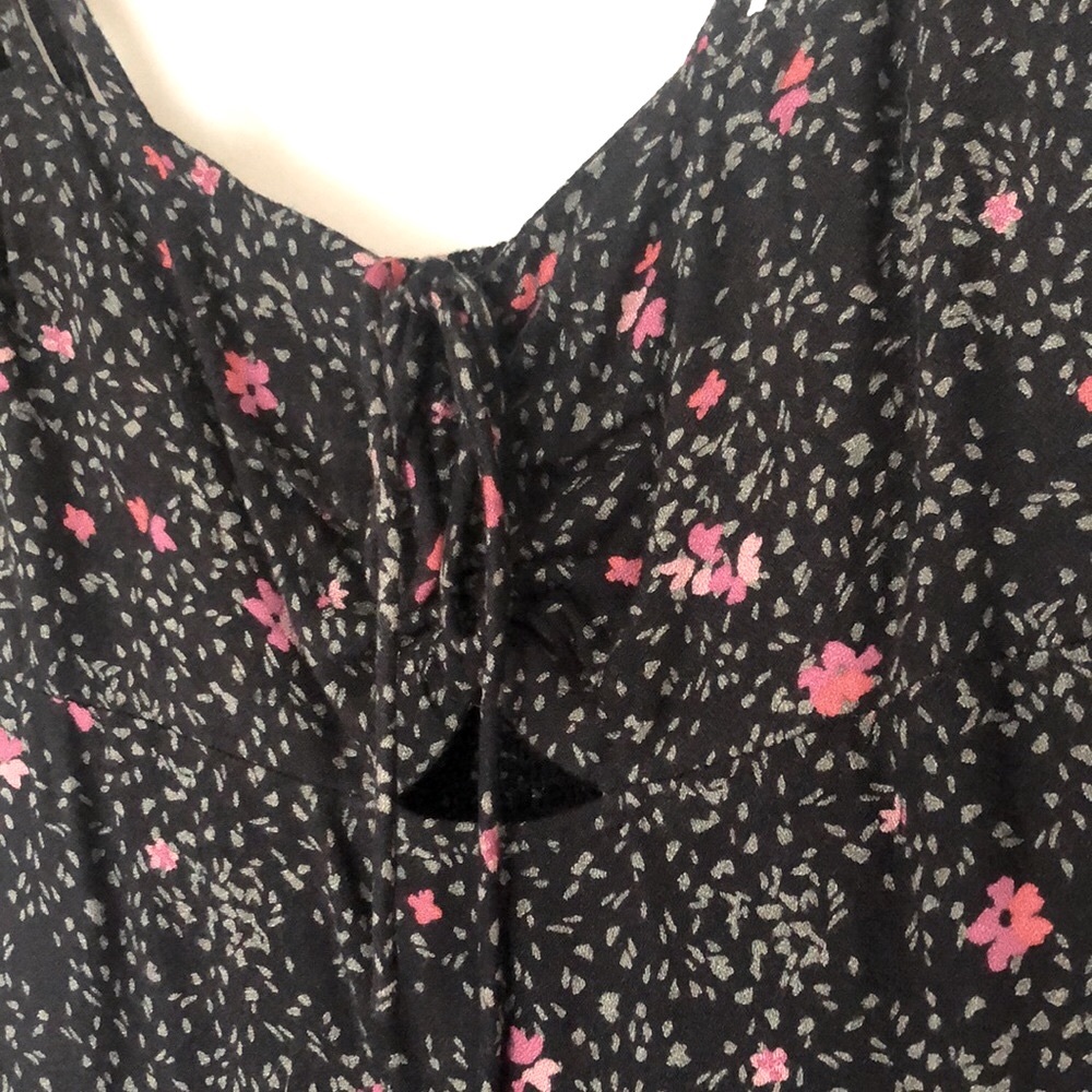Volcom sundress with pockets. Size M